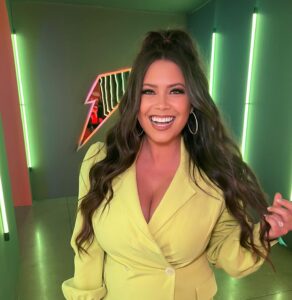 Actress Alex Curry HD Instagram Photos and Wallpapers July 2024