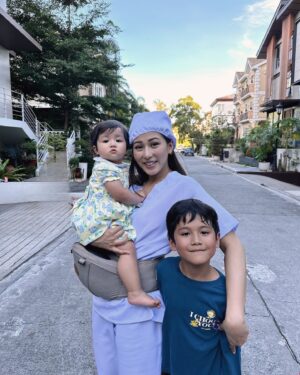 Alex Gonzaga Instagram - Loving my pamangkins reminds me of my crush nung high school. Papansin ako ng papansin pero imbis matuwa siya, lalo lumayo sakin e 😭🤧😂 #Linkinmybio