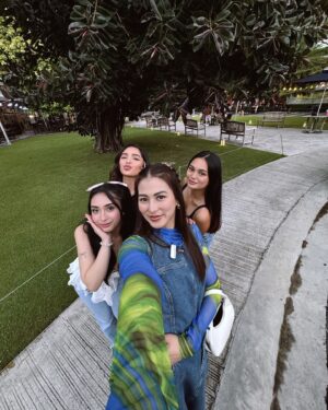 Alex Gonzaga Instagram - Alex GEN-Zaga with the new squad. #Linkinmybio

WeR we gOin 2nyT gALzz..? Jaipur or ponti?? @blythe @beaaborres @danicaontengco