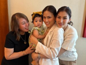 Alex Gonzaga Instagram - MULTIPLY ERA FEELS. 

Brought my digicam and took pictures of Uncle’s birthday lunch last week! Di pala talaga ko maganda sa digicam kaya wala ako naging boyfriend nung multiply era ko hahaha pero ang cute ni Polly. 😂