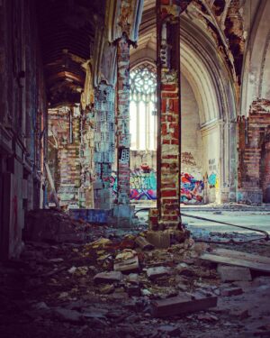 Alex Perron Instagram - Église de Détroit. #urbex #detroit #eglise #church