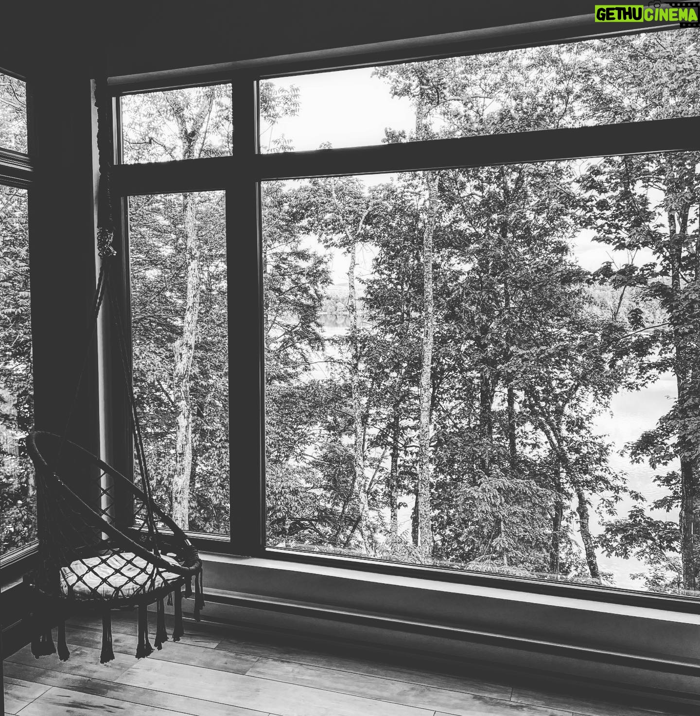 Alex Perron - 442 Likes - Chalet pour le week-end. L’annuelle des best. @nadineg.pic @manogaut @elainebout @nancy.2.paquet