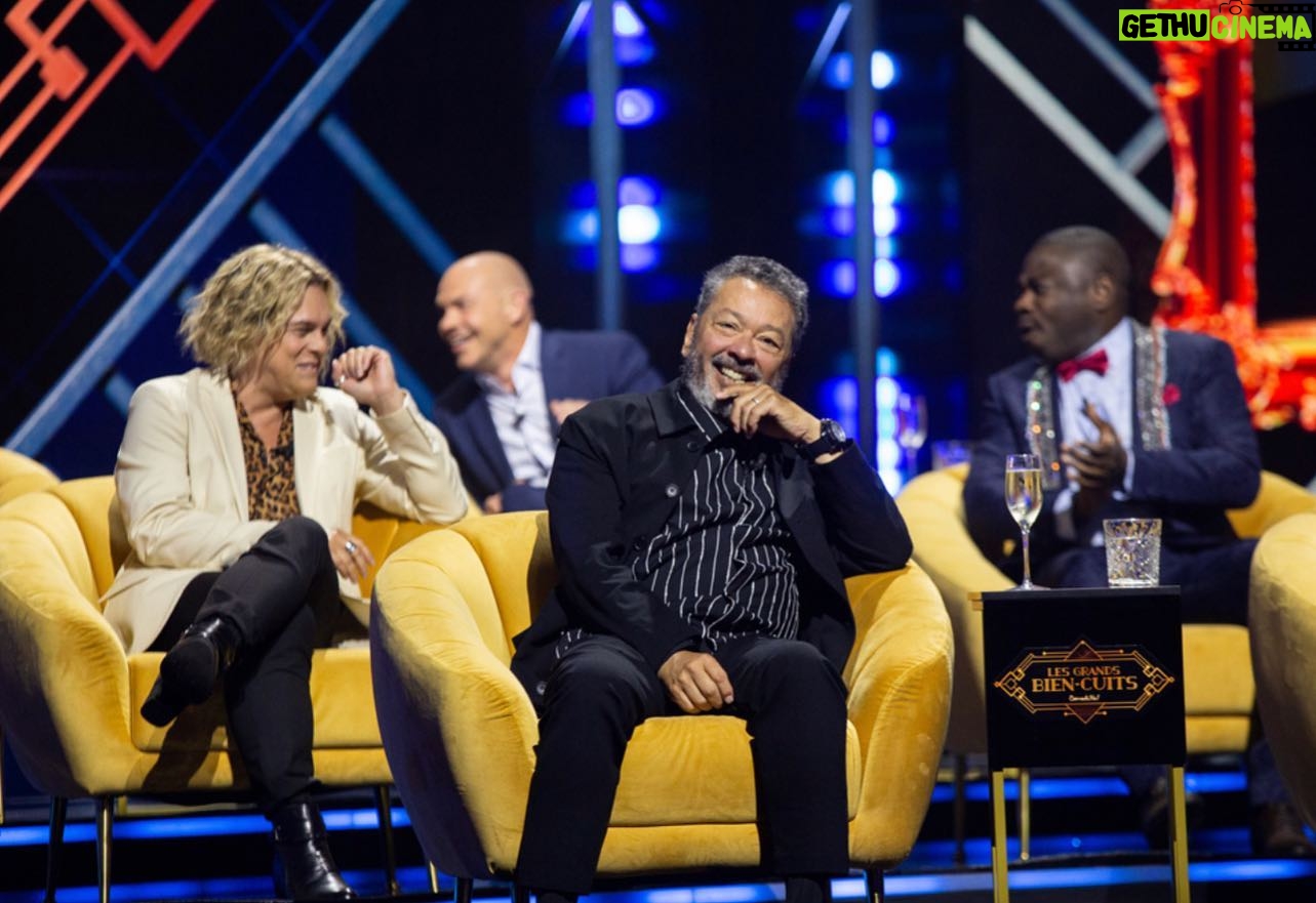 Alex Perron - 442 Likes - Je crois que la blague que je viens d’entendre était grinçante ! Le grand bien-cuit de Normand Brathwaite bientôt dans ta télé ! @vrai.ca @tvareseau @comediha