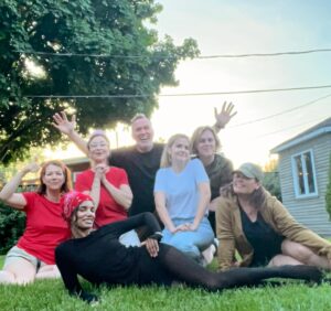 Alex Perron Instagram - Merci à @rosalievaillancourt de nous avoir reçu pour la dernière de @smditva ! Les rescapés de la jungle 2024 ! ❤️ @clodine_desrochers_  @patricia_paquin @davemorissette36 @audrey__roger @sophiedurocher