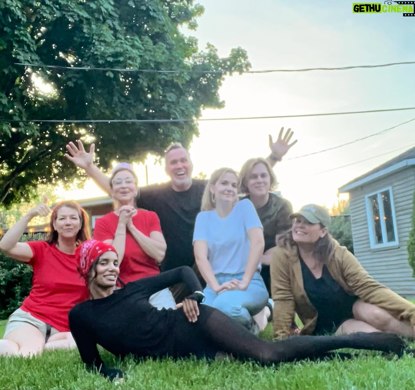 Alex Perron - 2.2K Likes - Merci à @rosalievaillancourt de nous avoir reçu pour la dernière de @smditva ! Les rescapés de la jungle 2024 ! ❤️ @clodine_desrochers_ @patricia_paquin @davemorissette36 @audrey__roger @sophiedurocher