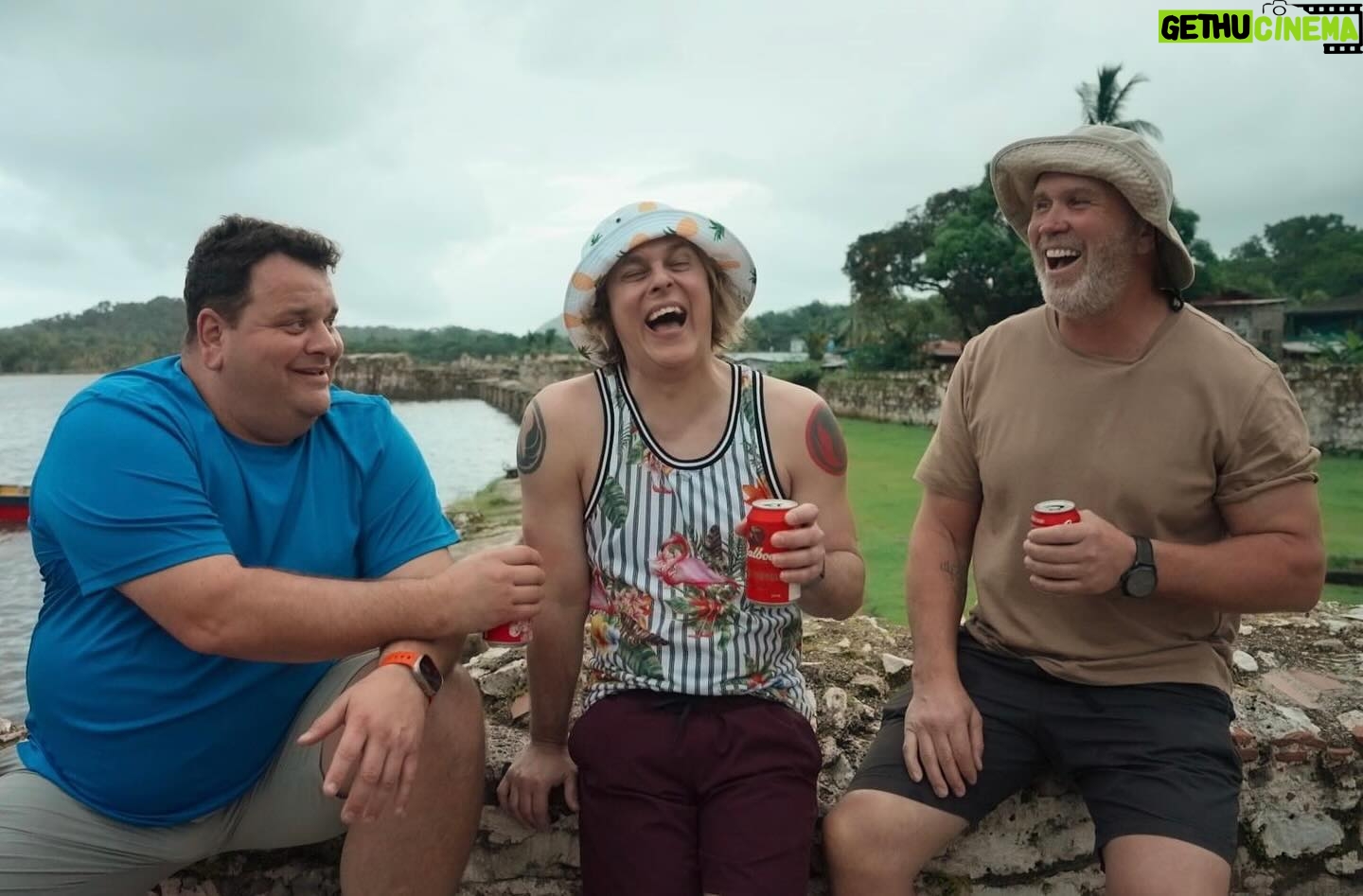 Alex Perron - 643 Likes - Beau moments avec mes deux fous à « Sortez-moi d’ici… mais pas tout de suite ! » sur @evasion_tv ! @davemorissette36 @philippe_laprise #panama @smditva