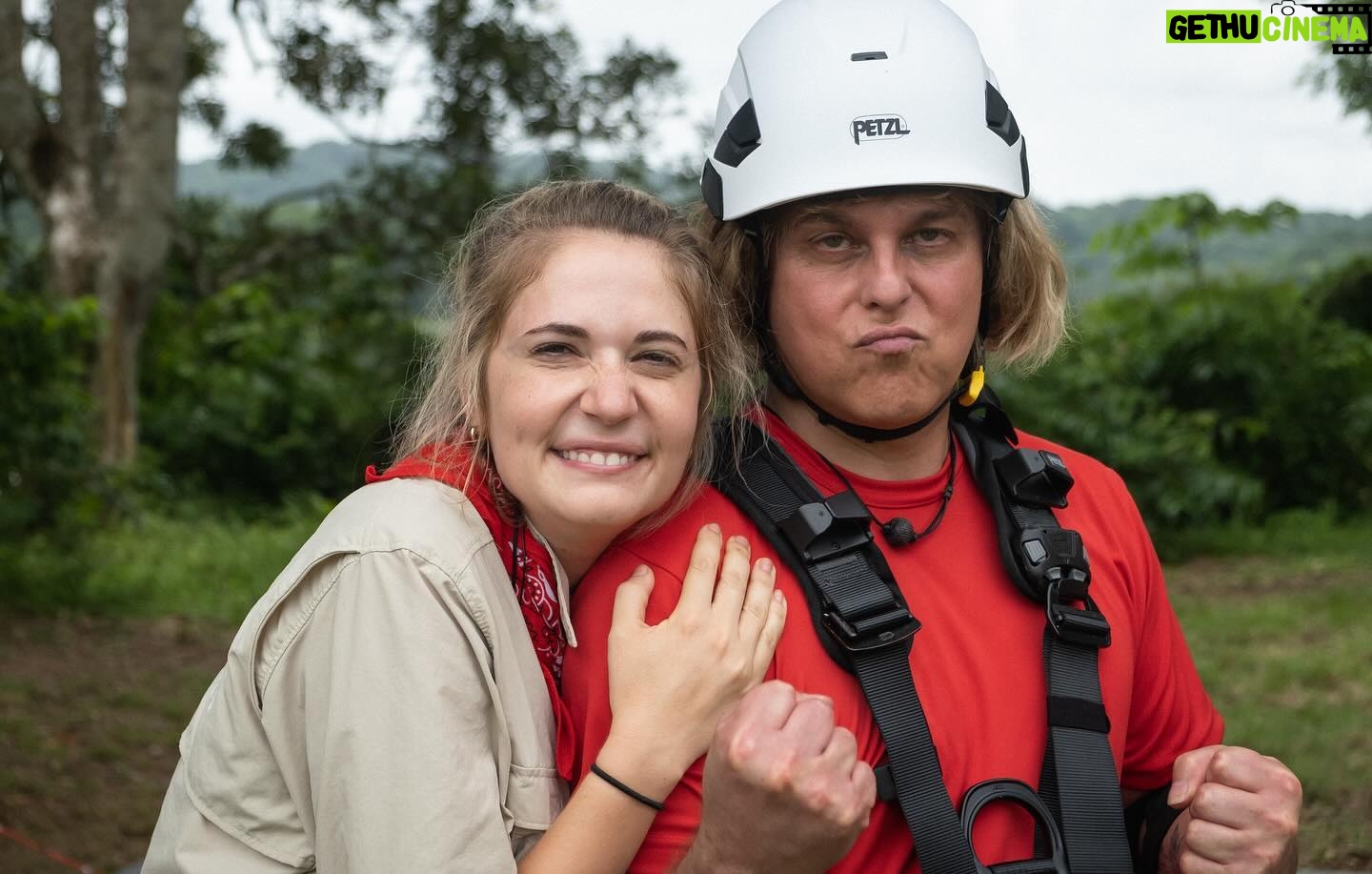 Alex Perron - 483 Likes - Est-ce que Sébastien et moi, on aura de l’aide de Clodine et Rosalie ?? C’est ce qu’on va voir dimanche 18:30 à @smditva #teamdefeu #chaleurintense #cordetendue #dégustation