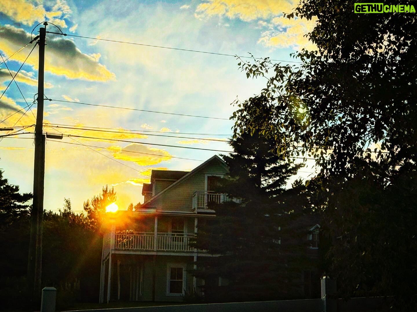 Alex Perron - 441 Likes - Derniers rayons #campagne