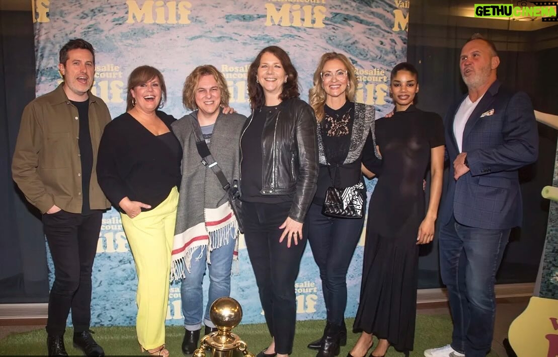 Alex Perron - 531 Likes - Une partie de la gang de @smditva s’était mis cute pour la première de @rosalievaillancourt ! @hollywoodpq photo : Serge Cloutier #milf