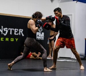 Alexa Grasso Instagram - Gracias @hoodleermtz 🐺🧨🇲🇽 
#LoboMMA #dearhardwork
•
•
•
📸 @allthejourney