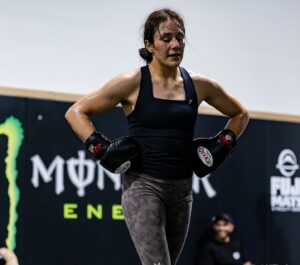 Alexa Grasso Instagram - Gracias @hoodleermtz 🐺🧨🇲🇽 
#LoboMMA #dearhardwork
•
•
•
📸 @allthejourney