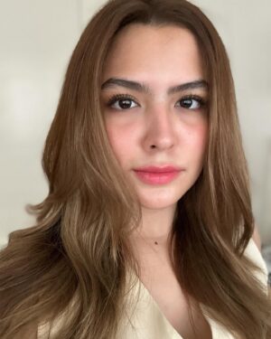 Alexa Ilacad Instagram - naglaro nanaman siya ng ganda-gandahan