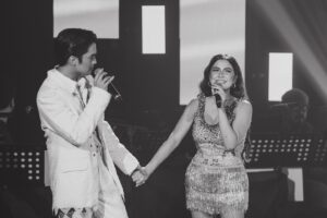 Alexa Ilacad Instagram - Nothing’s gonna stop us now.. 💞🤗 I’m so proud of you, @kdestrada_. Continue to fly high 😊
#addtoheart #soldout #concert

📸 @metrophotoforbrands @super_roxy