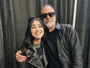 Alexa Mansour Instagram - Cheers to an unforgettable weekend, to new old friends, new friends, and making memories that’ll last a lifetime. Feeling very blessed right now x 
Thank you @fandemictour for having me and making my first convention experience absolutely flawless 🖤✨
See you soon LA!!