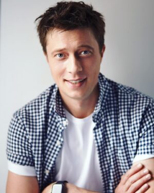 Alexander Davydov Instagram - - Сколько мне лет? - переспросил Карлсон. - Я мужчина в самом расцвете сил, больше я тебе ничего не могу сказать. 😉 
#идемдальше #вперед 💫
#пустьбегутнеуклюже
