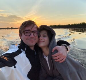 Alexander Petrov Instagram - Любимая жена! @viktoriyaantonova_ С днём рождения! С тобой всегда и везде хорошо, классно, круто, кайфово! Спасибо тебе за волшебство!
Спасибо за счастье! Я тебя очень люблю!