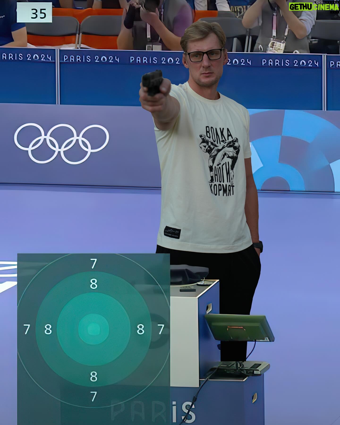 Alexander Volkov - 40.3K Likes - Нашел тренера для тренировок с gun’ом перед боем с Ганом.