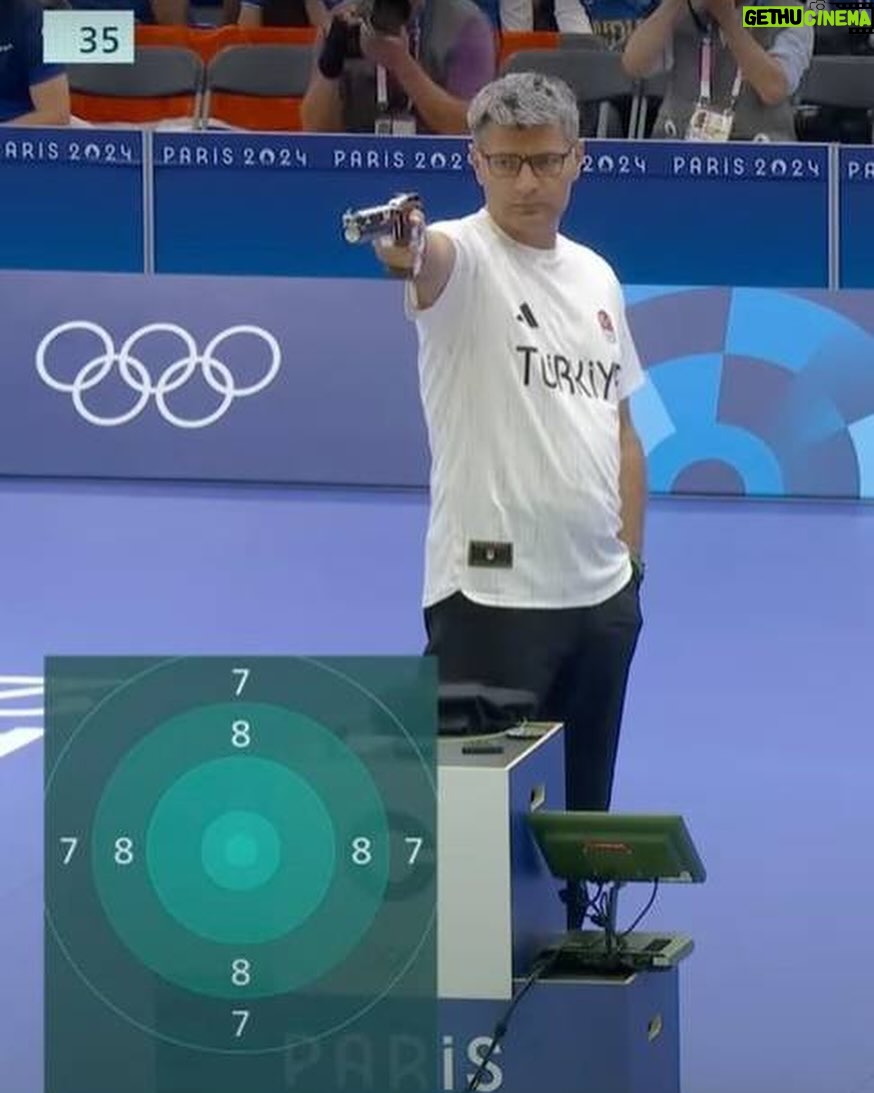 Alexander Volkov - 40.3K Likes - Нашел тренера для тренировок с gun’ом перед боем с Ганом.