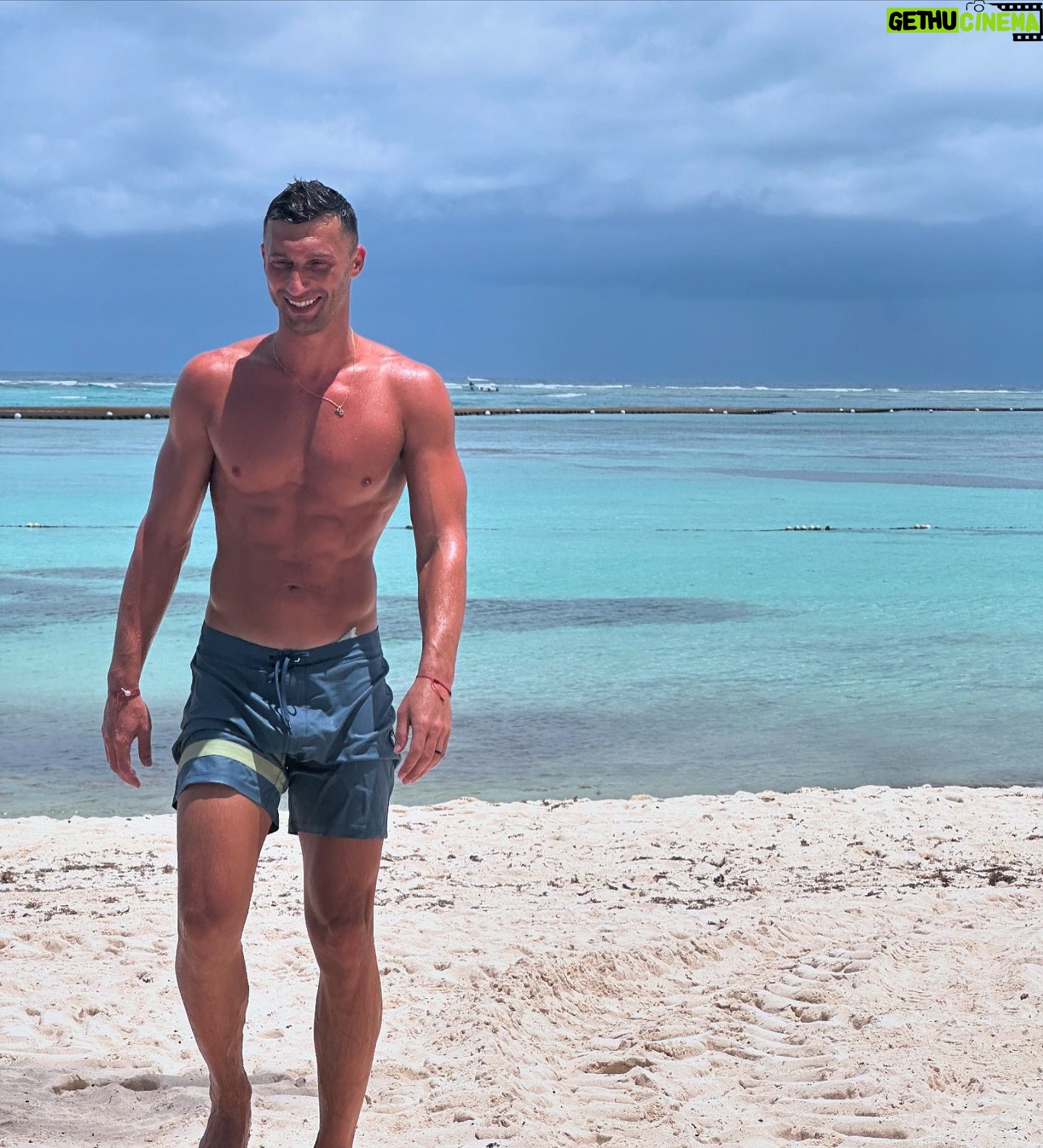 Alexei Brovarnik - 14.2K Likes - This is 36 ☀️
#birthday #leo #aba