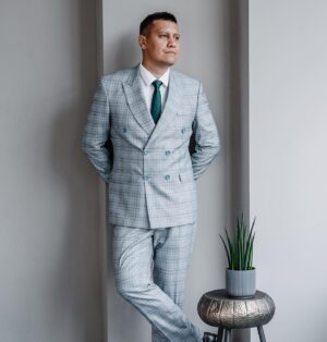 Alexey Ovsyannikov Instagram - Наши стилисты помогут вам собрать образ от начала до конца, подобрав идеальный костюм, рубашку и аксессуары. 

😎Почувствуйте себя настоящим джентльменом!

******************************************** 
▪Не покупай костюм, не побывав у нас! 
▪Подбираем костюм каждому 
▪Более: 1000 костюмов в наличии 
▪Более: 3000 аксессуаров 
▪Цены : от 13 000₽ до 35 000₽ 
▪Любой размерный ряд и рост 

 
#мужскойкостюмсамара#костюмысамара#мужскойкостюмвсамаре#мужскиекостюмытольятти#мужскиекостюмысамара#мужскиекостюмывсамаре#костюмывсамаре#мужскаяодеждавсамаре#свадебныйкостюмсамара#свадебныйкостюмвсамаре