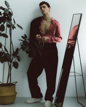 Alexey Zlovedov Instagram - Our story number twelve 🫶
⠀
Photo: @kunda
Style: @alenisshe
Clothes: @12storeez  @12storeez_men