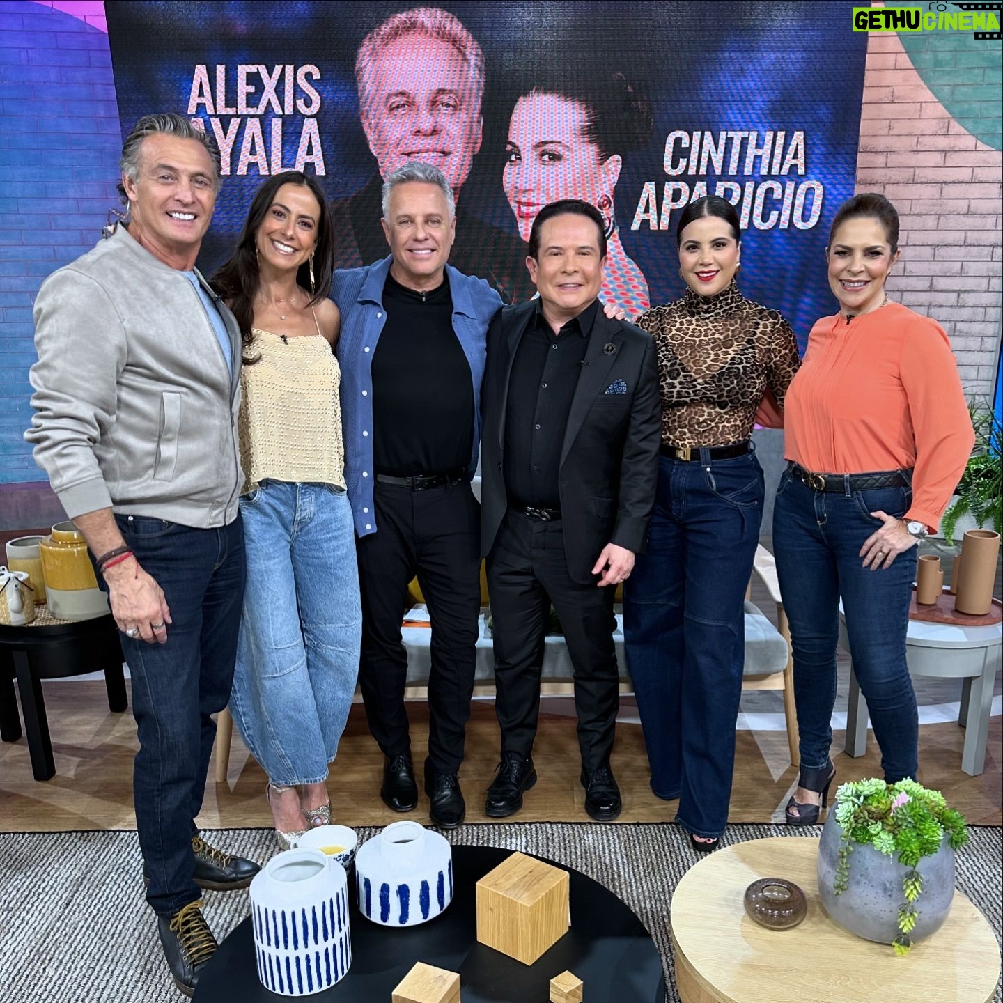 Alexis Ayala - 891 Likes - ¡Muchas gracias @alexisayala y @cinthiaparicio por acompañarnos este viernes en #SaleElSol! ☀️💃🏻🕺🏻🙌🏻🎭📺 #EsteFinYo