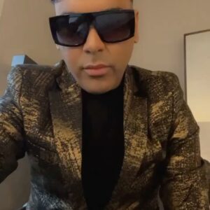 Alexis Mateo Instagram - Just to remind you I’m a sexy MF #single  #bachelor #dragrace #allstar #dragqueen #looking @badbunnypr #titimepregunto