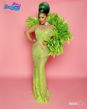 Alexis Mateo Instagram - What an honor to be part of season 2 of @dragracees it was a dream come true to meet all the girls  and to celebrate the top 4 on a very emotional episode. Thank you to the production for having me. #bam.  Now avaliableonn#atresplayerpremium and #wowpresentsplus  Fue todo in honor el ser parte de la segunda temporada de #dragraceespaña conocer a todas las chicasy celebrar el top 4 en un episodio super emocional Gracias a la produccion del programs por tenerme de invitada y sepan que siempre estoy disponible 😜  ya lo pueden ver en @atresplayer o en @wowpresentsplus