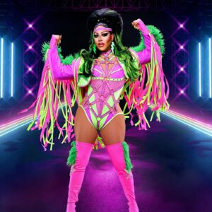 Alexis Mateo Instagram - Time to BAM-Slay! The competition! 😈 I’m back 🙌 and this time I’m #teamusa at @canadasdragrace  #canadavstheworld  2 representing my Latinos ❤️ from #puertorico with love 💕 and fire 🔥 “ don’t ever stop believing in yor dreams, dreams has no limits”  so let’s shake the world 🌎 one more time and get that crown 👑 #sickening, no? 🇺🇸 🇵🇷 hair: @mystygwigs outfit: @rrinaldidroz