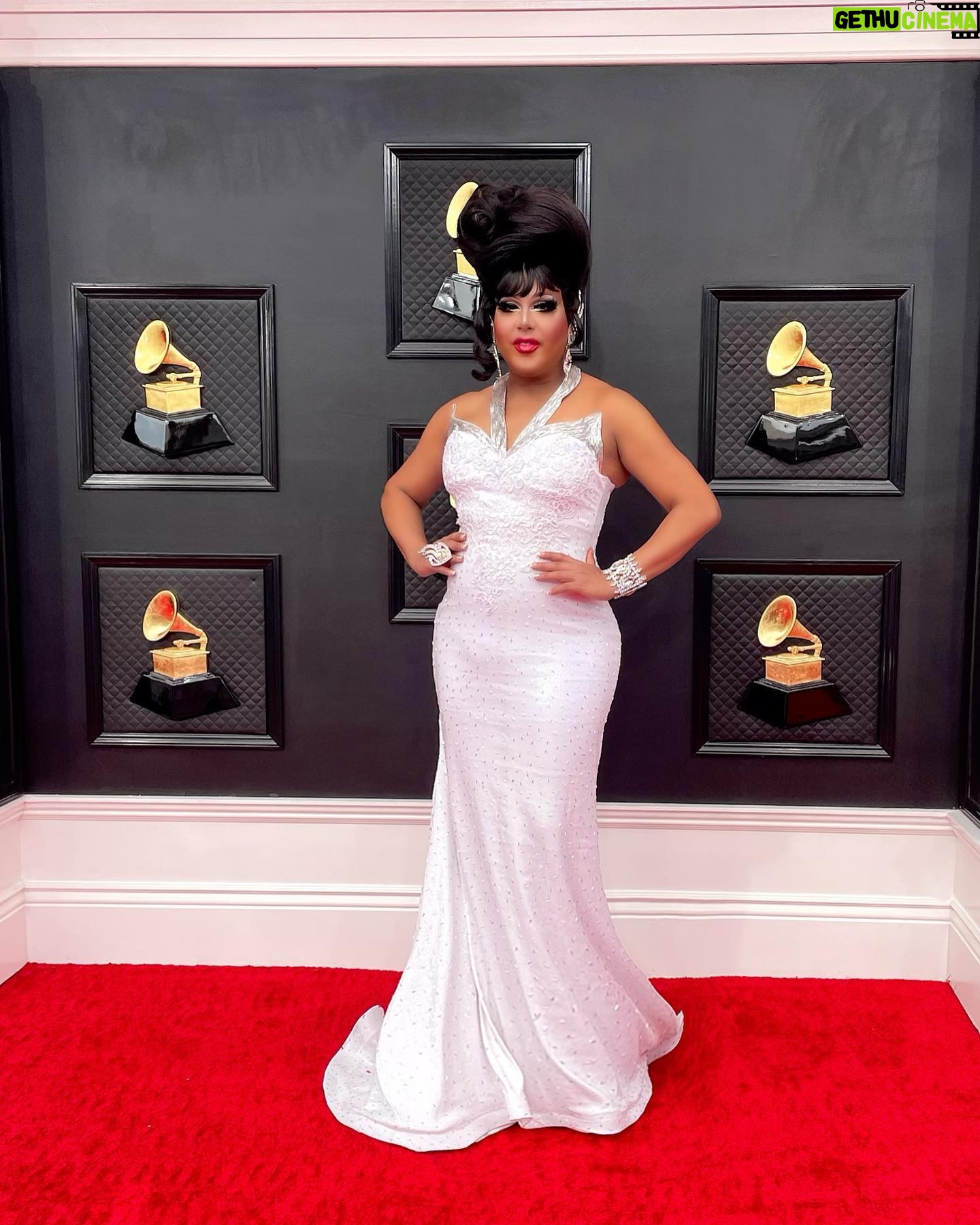 Alexis Mateo - 27.5K Likes - The red carpet at the #grammys is lit 🔥 #lasvegas is a dram come true for me to share this moments with my #dragrace sisters and Celebrate our Latina Queen @selenaqofficial with this replica look by @tamisha_iman and @victoria_mateo from her original look in 1994 #grammys #selenaquintanilla #dragrace #bam