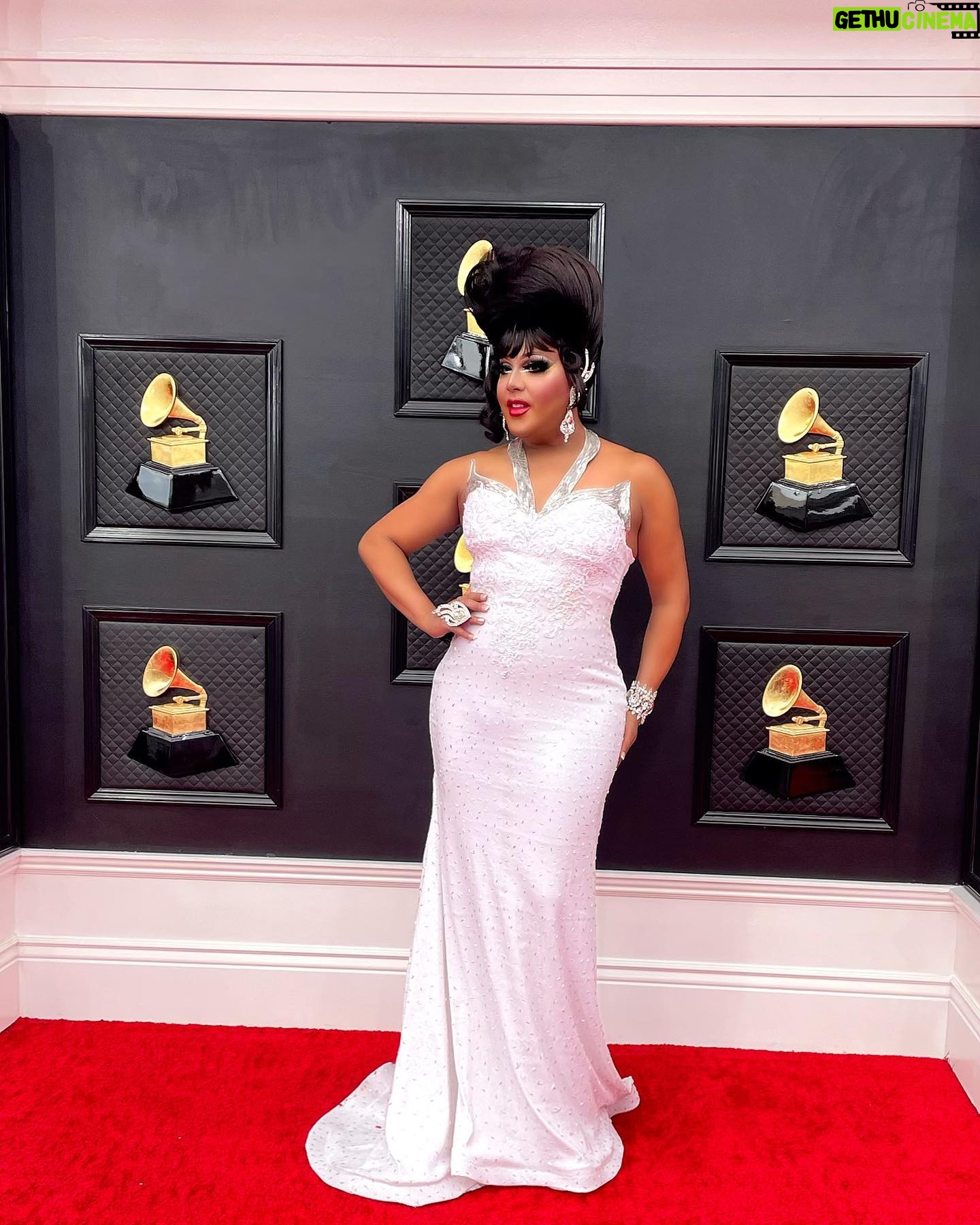 Alexis Mateo - 27.5K Likes - The red carpet at the #grammys is lit 🔥 #lasvegas is a dram come true for me to share this moments with my #dragrace sisters and Celebrate our Latina Queen @selenaqofficial with this replica look by @tamisha_iman and @victoria_mateo from her original look in 1994 #grammys #selenaquintanilla #dragrace #bam