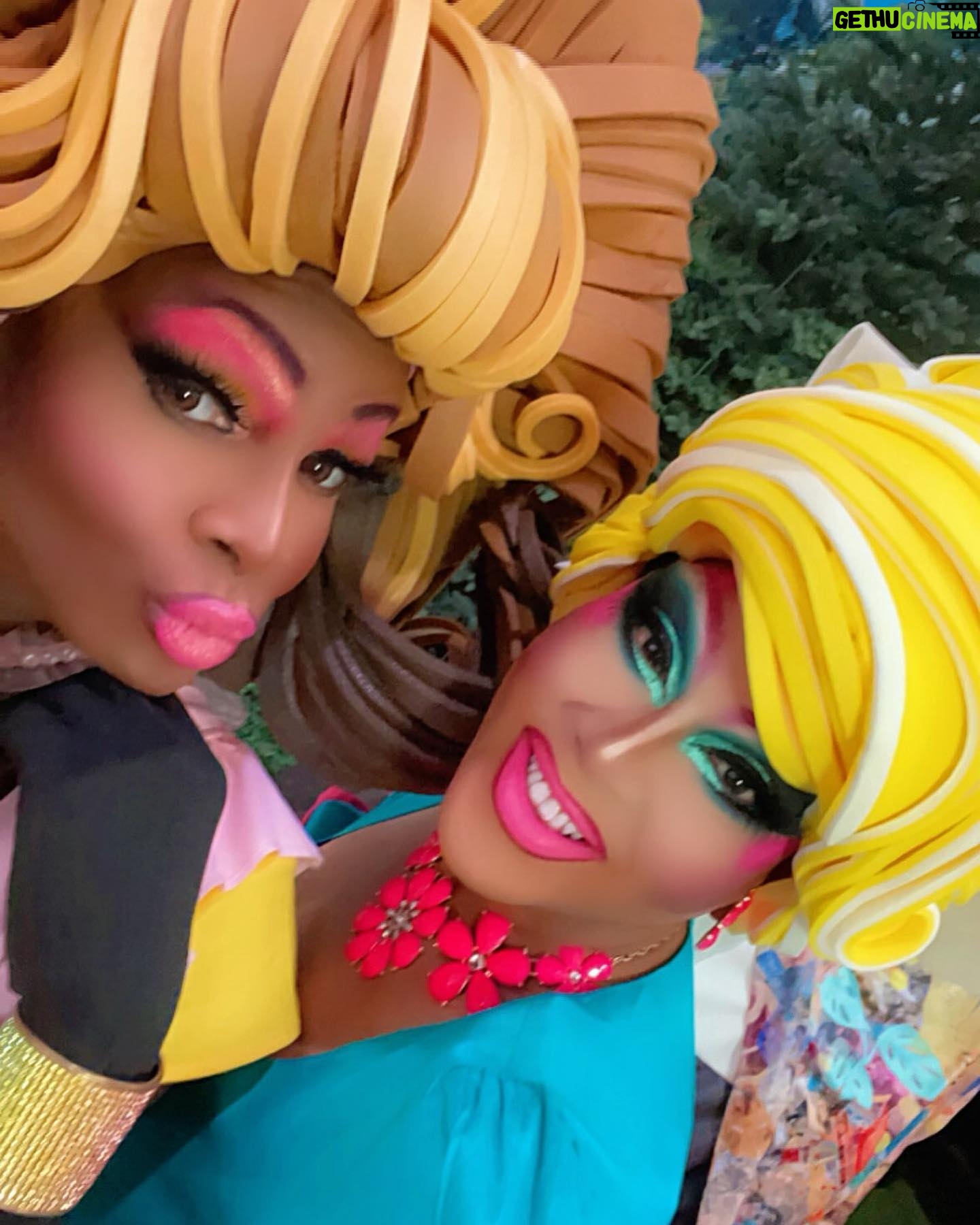 Alexis Mateo - 4.7K Likes - This week I’m in the cover of @qvegasmedia with my sisters @theonlycocomontrese and @missjadejolie at @omegamartusa at @area15official celebrating #diversity with beautiful wigs by @wigcraft.vegas this was super fun. Get your copy now!!! #lasvegas #dragqueen #meawolf #area15 #covergirl #model #cosplay