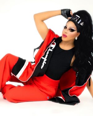 Alexis Mateo Instagram - The holidays always bring back memories of my childhood. I used to play sports and I was good at it. In drag I might not have the high fashion body but I still have a commercial one 😜 accept and embrace your self cause “if you can’t love your self, … well you know the rest! 😁 loving my new @champion outfit by our #makingthecut finalist @rchaouiche 🇧🇷 #dragrace #champion #bam photo by @kobeeanthony