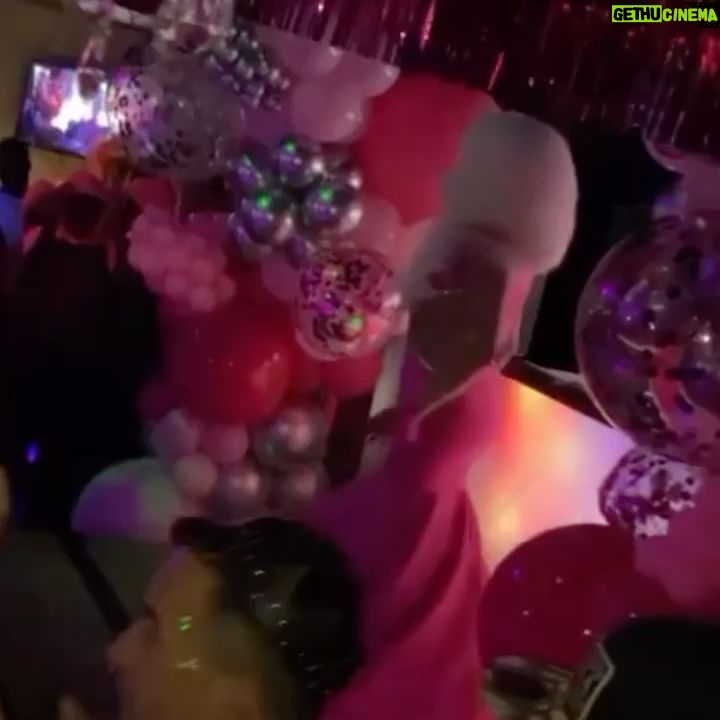 Alexis Mateo - 14.5K Likes - Omg what a fun night at @piranhavegas celebrating my birthday 🥳 thank you to all my friends that came out I love you guys! Special Thankx to @mikeytfye @leilani.jackross @kennedyddoftx @steevindizzy for making this a super fun memory. Thank you @showboybakeshop for an incredible cake 🎂 cheers for another year full of inner peace, love and #bam