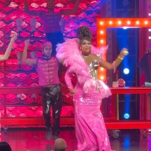 Alexis Mateo Instagram - Don’t miss out @derrickbarry ending Pose in this clip 😂 I was really feeling it until that moment “ and Derrick don’t like you” come see us at #dragracevegas at @flamingovegas