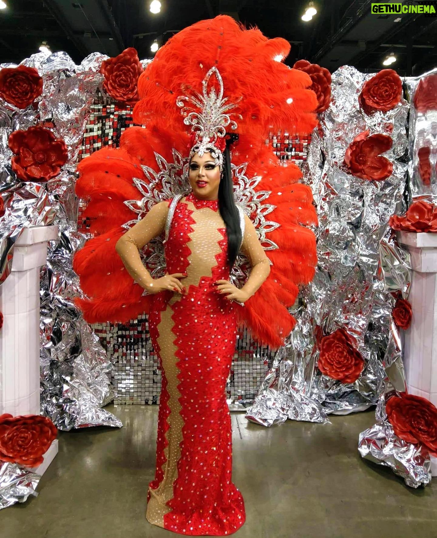 Alexis Mateo - 6.7K Likes - #dragcon day 1 was 🔥 come see me at booth #2233 the rest of the weekend. #showgirl #bam