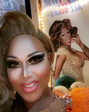 Alexis Mateo Instagram - Last night in Seattle I was about to perform when I saw my sister ChiChi (RIP) 😇looking at me and smiling! I miss you so much.  I will never forget you!  Now stop making fun of me in heaven 😂 @chichidevayneofficial