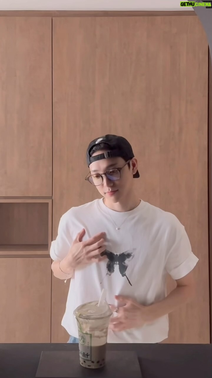 Alfred Sng - 2.3K Likes - If only I can pay by doing this 😗
#charlixcx #applepay