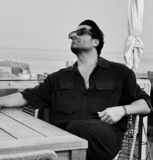 Ali Mahdi Instagram - بالأبيض والأسود .