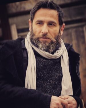 Ali Nuri Türkoğlu Instagram - Bir sonraki kare belirleyecek olan duyguyu. 
Görüntüler belirli bir amaçla ardarda dizildiğinde -iyi- filmlere dönüşüyor. 
Tıpkı hayatımız gibi. 
Anlamlı anlar biriktirmeli. 
#film #hayat #kare #fotoğraf #portre #photoghraphy #pictureoftheday #senaryo #scenery
