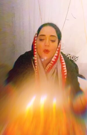 Ali Oji Instagram - عزیزم ، عزیز مهربان من … ممنونم 
برای همراهی شیرین در زندگی ، 
در این مسیر سخت ، 
نهم فروردین بسیار روز با ارزشی برای من هست …
چون روز به دنیا امدن توست ، روز به دنیا آمدن شریک زندگی من …دوستت دارم و تولدت رو تبریک و شاد باش میگم … 
با بهترین آرزوها برای تو  که خودت برای همه همیشه همین رو خواستی … 
خوش قلب ترین …
با تشکر  از دوست گرانقدرم سارا خوئینی ها که این ویدئو زیبا رو گرفت …

@nargesmohammadi_narges
@nargesmohammadi_narges 

موزیک : My Funny Valentine 

‏Frank Sinatra