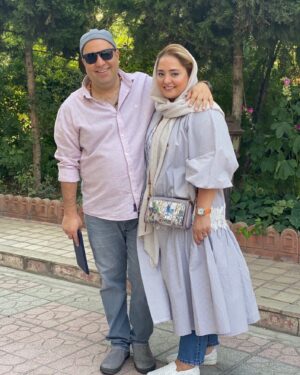 Ali Oji Instagram - روز پرستار رو به همه پرستاران  عزیز تبریک میگم و قدردان زحمات شما عزیزان هستم ...
و همچنین یلداتون مبارک ، خواهش می کنم به خاطر خانواده ها ، دوستان و کادر درمان که سال سختی رو پشت سر گذاشتن از مهمانی و جمع شدن دور هم پرهیز کنیم ... این واکسن بیاد بزنیم بریم کیف کنیم انقدر دور هم جمع بشیم که ندونیم چی کار کنیم ...مواظب خودتون و عزیزانتون باشین ...دوستتون دارم 
باز هم یلداتون مبارک ...