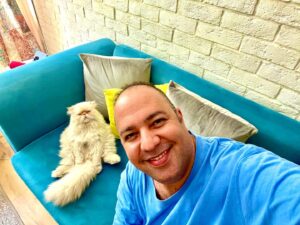 Ali Oji Instagram - آدینه به خیر و شادی …
به همراه پشمک 😍