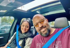 Ali Oji Instagram - بعد از مدت ها در شهر با نرگس جانِ جانان …
‏@nargesmohammadi_narges
غم ازت دور … همیشه بخند