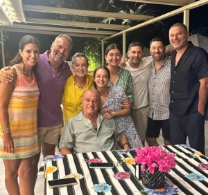 Ali Sunal Instagram - Yine şahane bi davet şahane yemek şahane sohbet artık klasiğimiz oldu. İyi ki de oldu çok güzel oldu 🫶🏼🧿