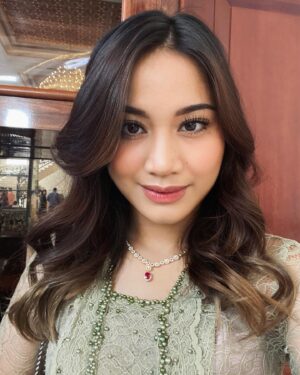 Alicia Chanzia Instagram - Ibu2 Bataq beraksi (?) 🤍🥺