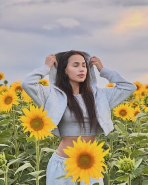 Alina Zagitova Instagram - 🌻