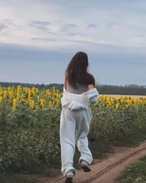 Alina Zagitova Instagram - 🌻