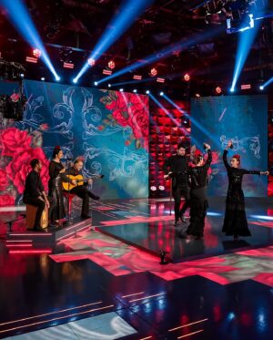 Aline Mineiro Instagram - É nítida a minha alegria em fazer parte do domingo de vocês🥹

Sobre ontem e mais um DOMINGO LINDO no @pgmsilviosantos 📺✨ O SHOW DE CALOUROS ESTAVA REPLETO de artistas incríveis!

Obrigada à todos pela audiência e por todo carinho ♥️

Beauty @correiamakeup 
Vestido @amoavva