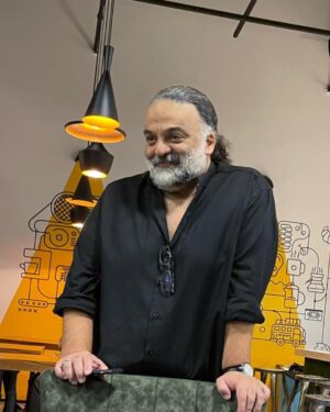Alireza Assar Instagram - عبا بكش به روىِ خمره هاى مستِ قونيه
شراب را نهان بخر،نهان بخور،نهان بده

روزهاى خوش بندبازى

@bandbazi_official 
شعر از حافظ ايمانى عزيزم
@hafezimani 
عكس از هليا قجر عزيزم
@heliya_qajar 

#bandbazi 
#alirezaassar